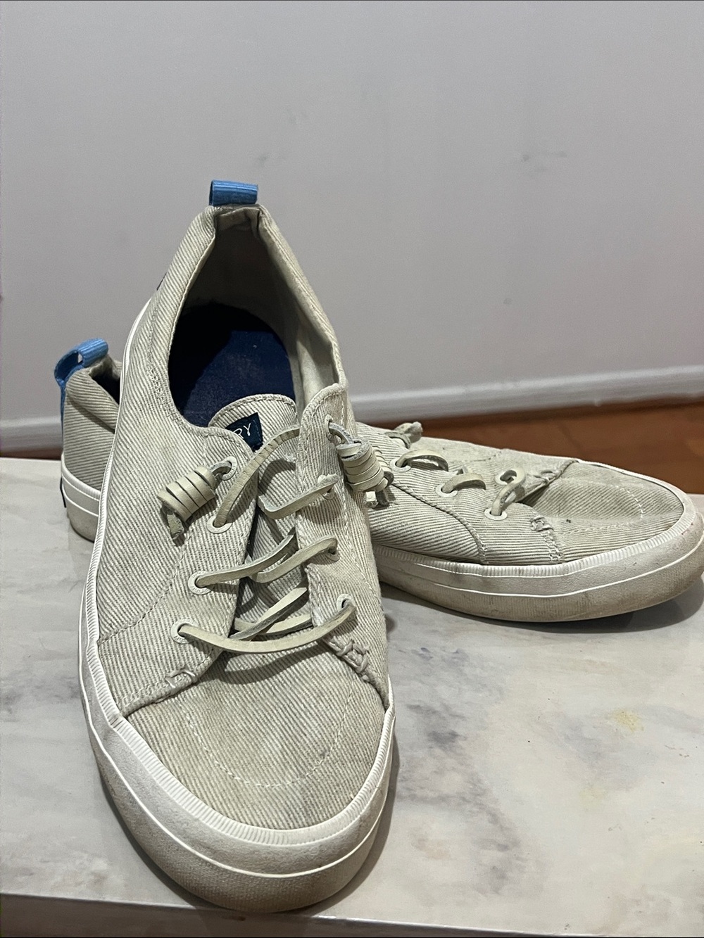 Sperry Men's Off-White Canvas Lace-Up Sneakers with Blue Heel Tab